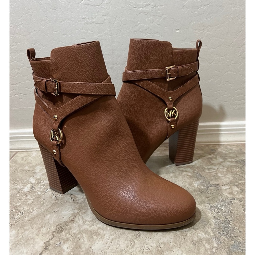 *NEW Michael Kors Preston Stud And Strap Leather Block Heel Booties Tan